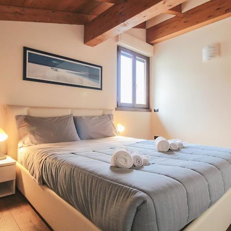 Appartamento Al Porto 피아넬로 델 라리오 외부 사진